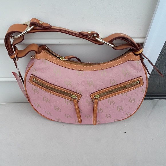 Dooney & Bourke shoulder bag. - Picture 6 of 8